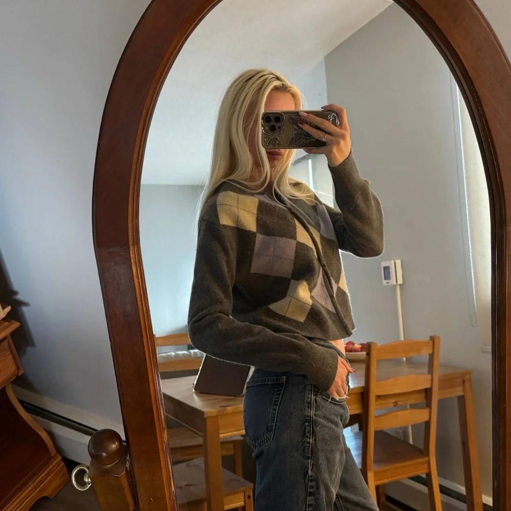 Have Argyle Knit Sweater in Gray and Cream - Picture 3 of 11